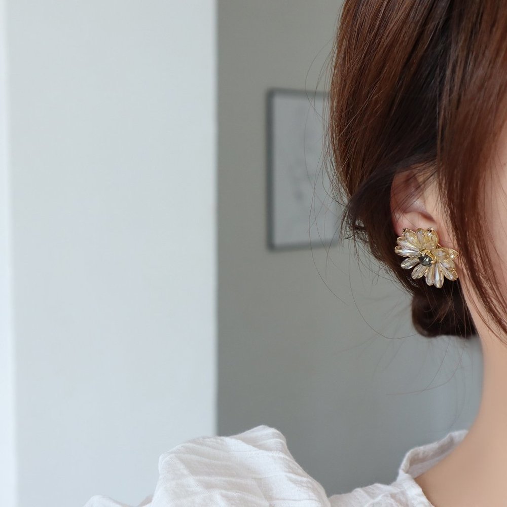 NEW 14K Gold Plated Diamond Flower Earrings d - Picture 4 of 7